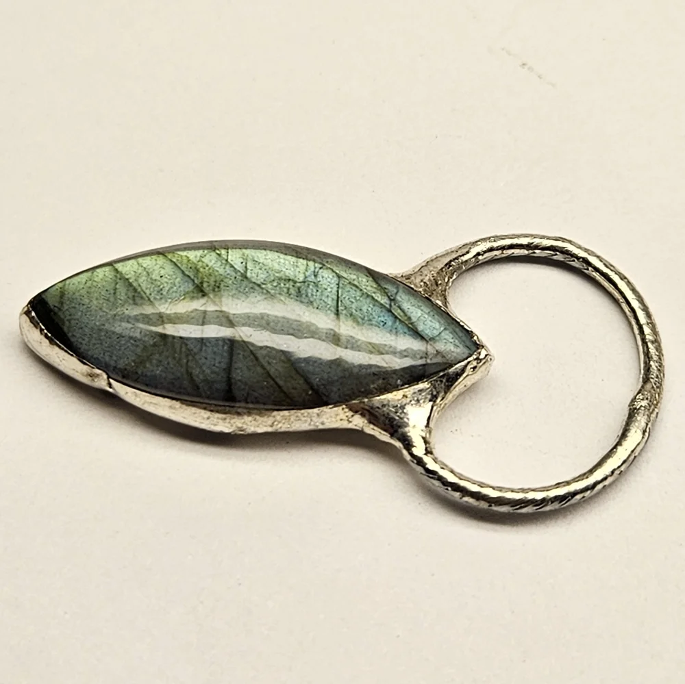 Blue Green Flash Labradorite Pendant